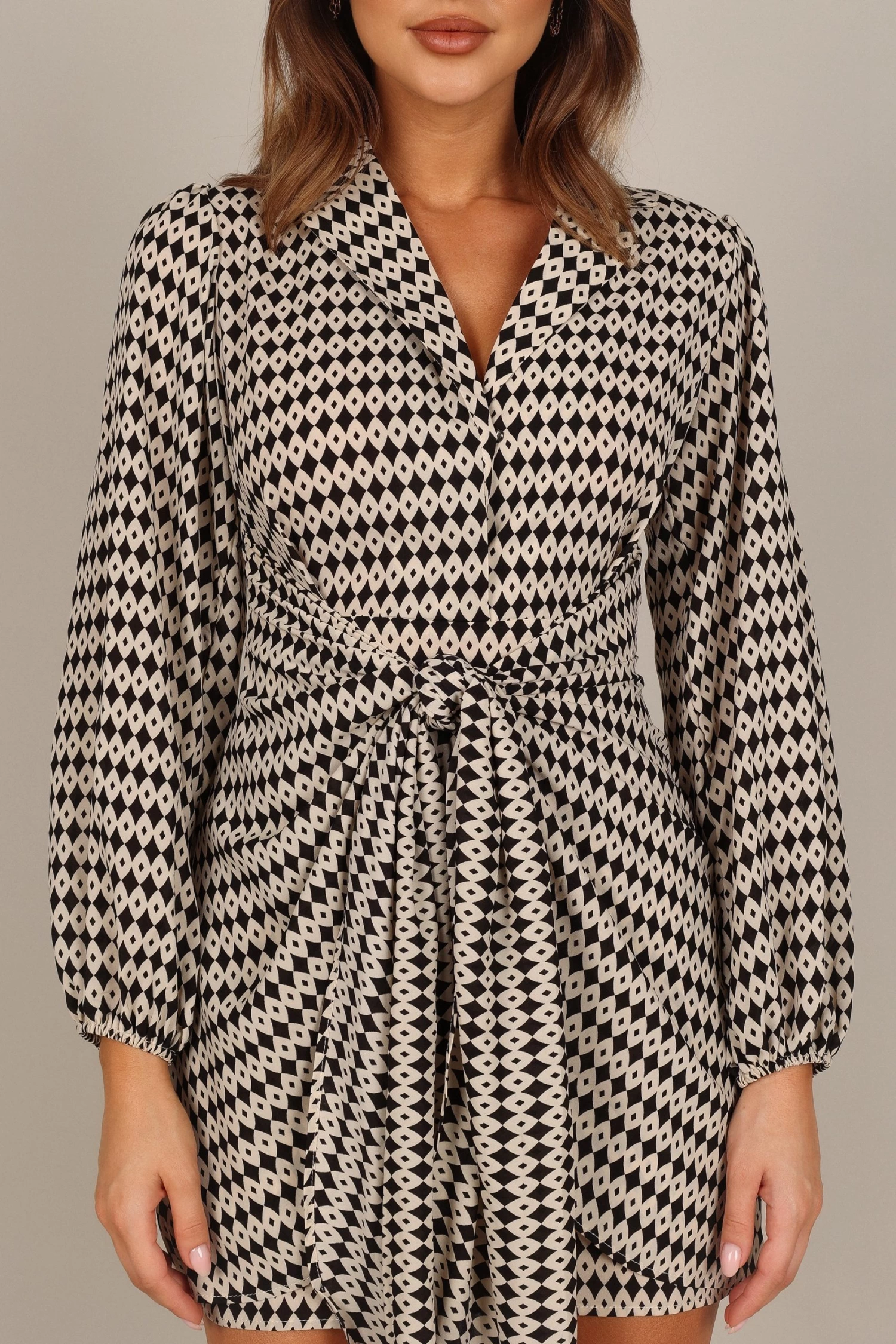 Abbie Wrap Long Sleeve Mini Dress - Black/White - Image 3