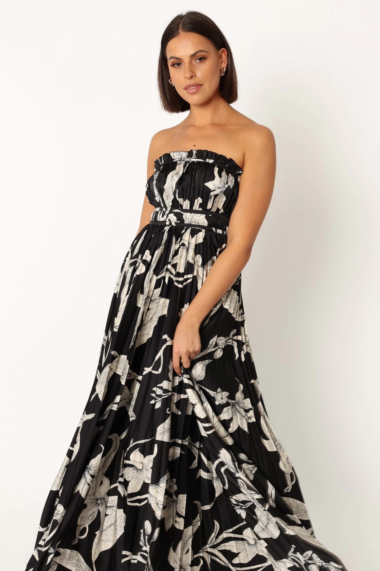 Angelique Strapless Maxi Dress - Black Floral - Image 9